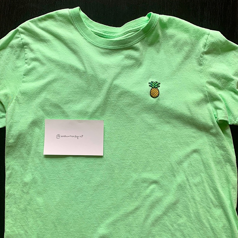 Mens Medium pineapple short sleeve t shirt